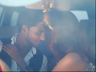 Girlfriend Ko enger Car Me Ki Chuday
